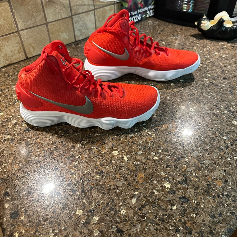 Nike Red and white High-Top basketball Sneakers Hyperdunk